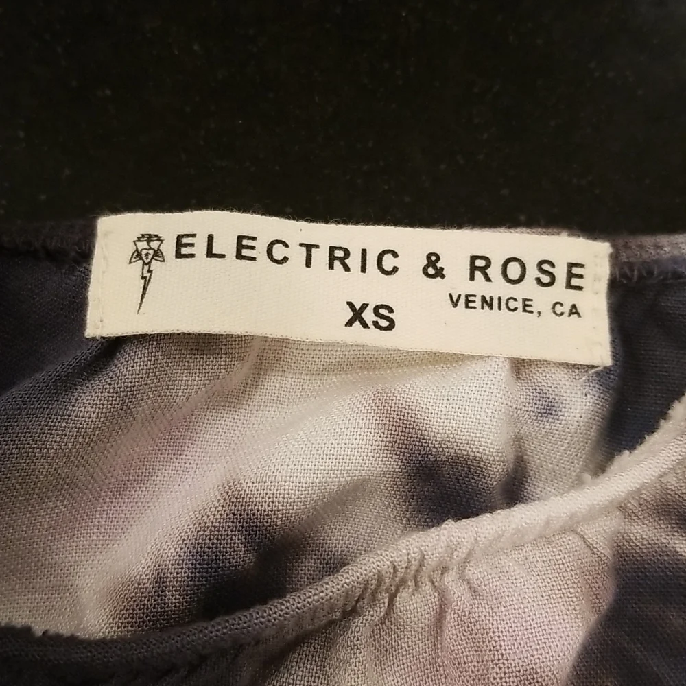 💕ELECTRIC & ROSE💕 Linda Crop Top ~ Onyx Lavender Glow Tie Dye Pattern XS NWT - Picture 10 of 14